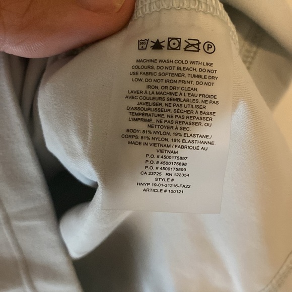 Aritiza TNAction TnaBUTTER Muscle Tank
Cropped crewneck tank Ice Blue XS - Picture 5 of 5